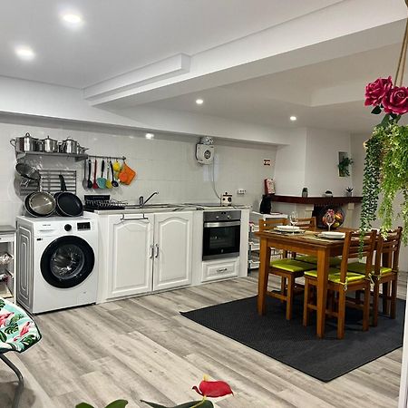 Casinha Res Do Chao Na Nazare Com Quintal E Barbecue Villa Exterior foto